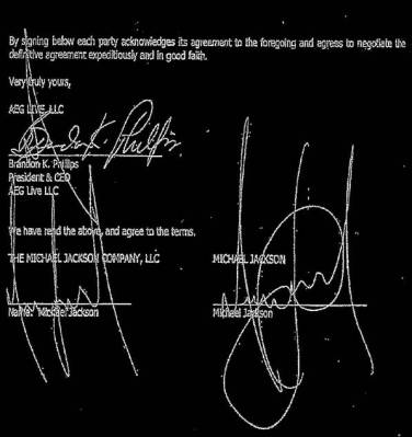 Duas assinaturas atribuídas a Michael Jackson.