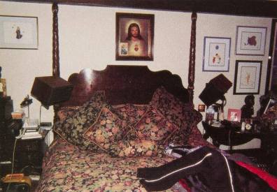 The image of Christ over Michael Jackson's bed